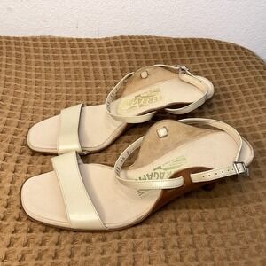 Vintage Salvatore Ferragamo Sz 5.5 B Cream Heel Sandals Cream Leather